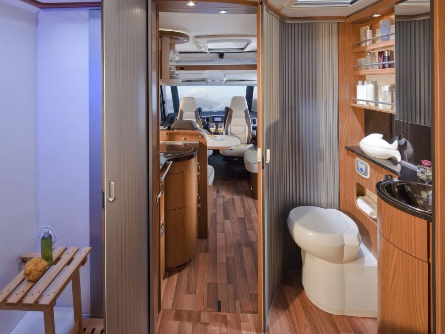 Интерьер Hymer B-Class SL Star Edition 2009 года  (фото 4 из 10)